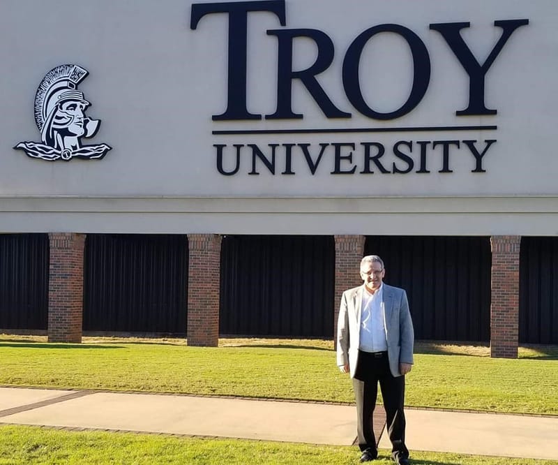 رياض العيسمي البروفيسور الأمريكي من أصل سوري .. مسيرة أكاديمية مرموقة منذ أربعين عاماً