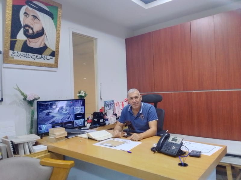 المغترب نايف صيموعة..قصة نجاح في عالم الديكور بالإمارات بدأت منذ 36 عاما