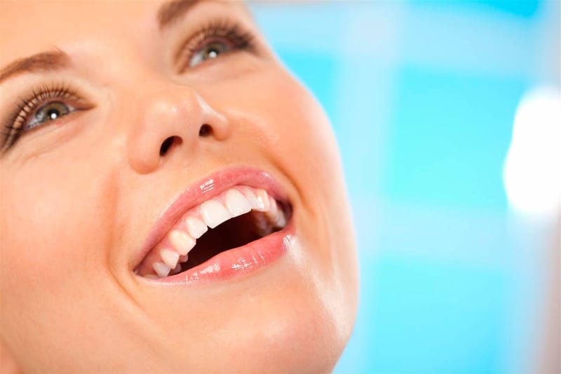 LIMPIEZA Y BLANQUEAMIENTO DENTAL