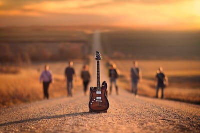 How to Choose the Right Guitar Teacher for your kid?