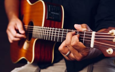 Can adults learn guitar?