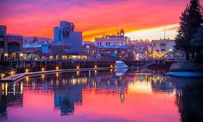 Río Petaluma al atardecer