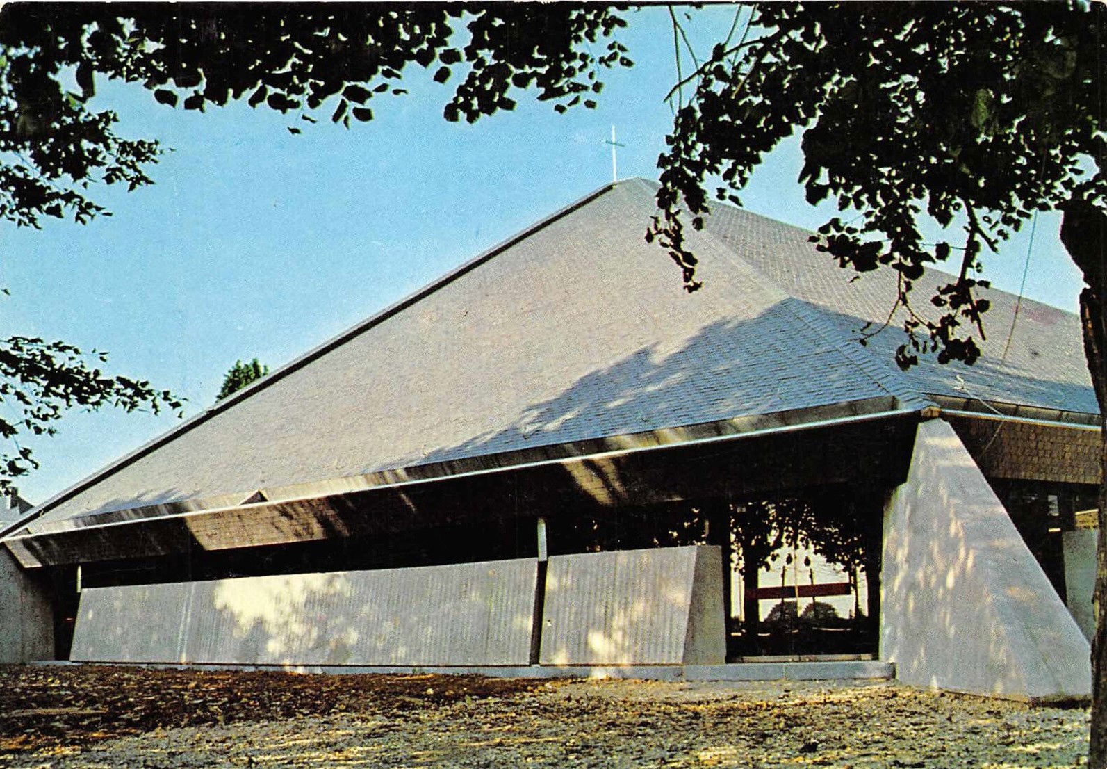 La nouvelle église de Libramont