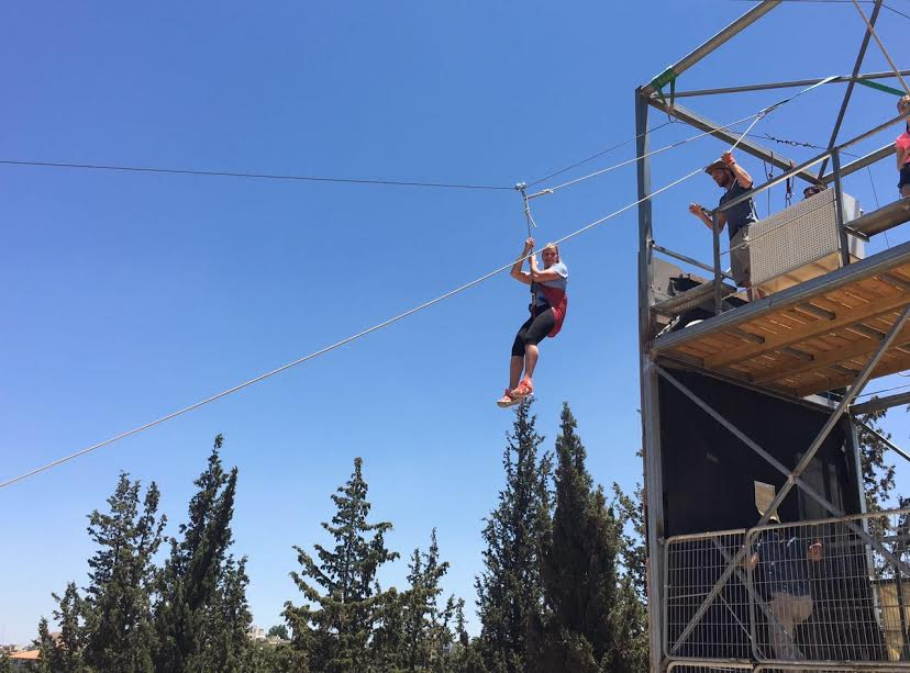 אומגה בגבעת התחמושת פעילות ערכית