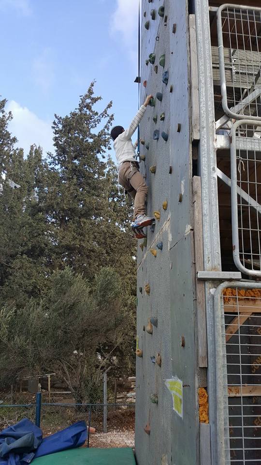 קיר טיפוס בגבעת התחמושת ערכים בעקבות לוחמים