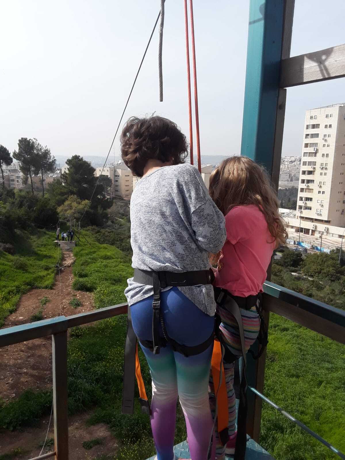 אומגה בגבעת התחמושת פעילות ערכית