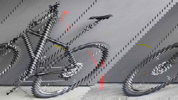 Varibike Bike with road tires