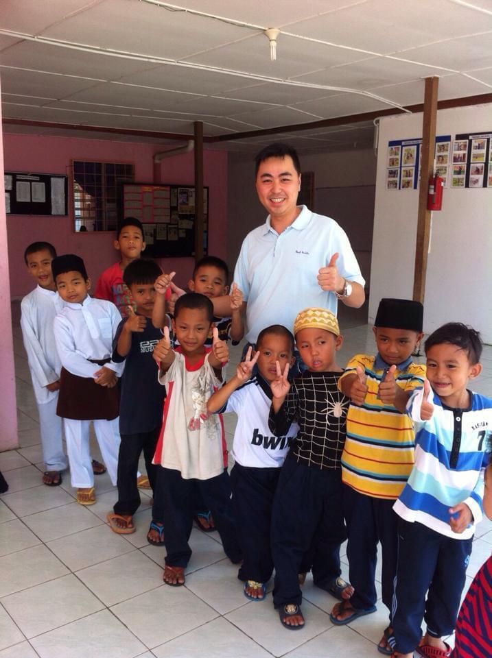 捐助口罩与物资：协助低收入家庭，舒缓口罩短缺问题