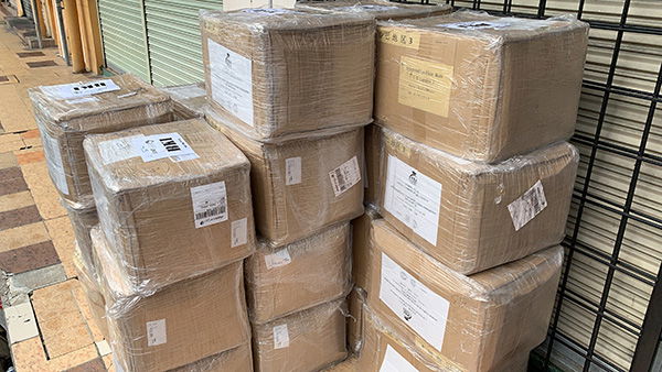 捐助口罩与物资：协助低收入家庭，舒缓口罩短缺问题