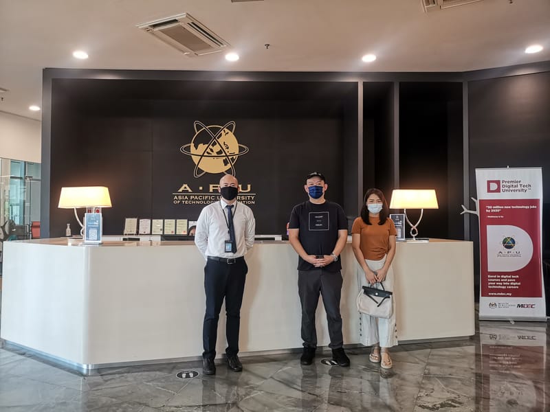 中国启程学院院长拜访马来西亚亚太科技大学做交流