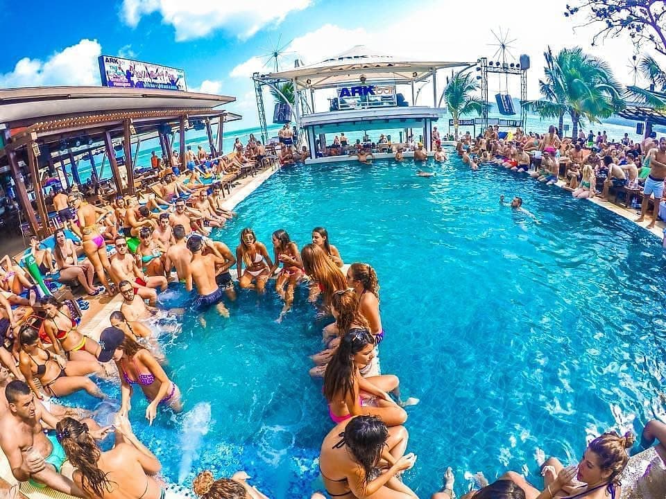 Ark bar beach club