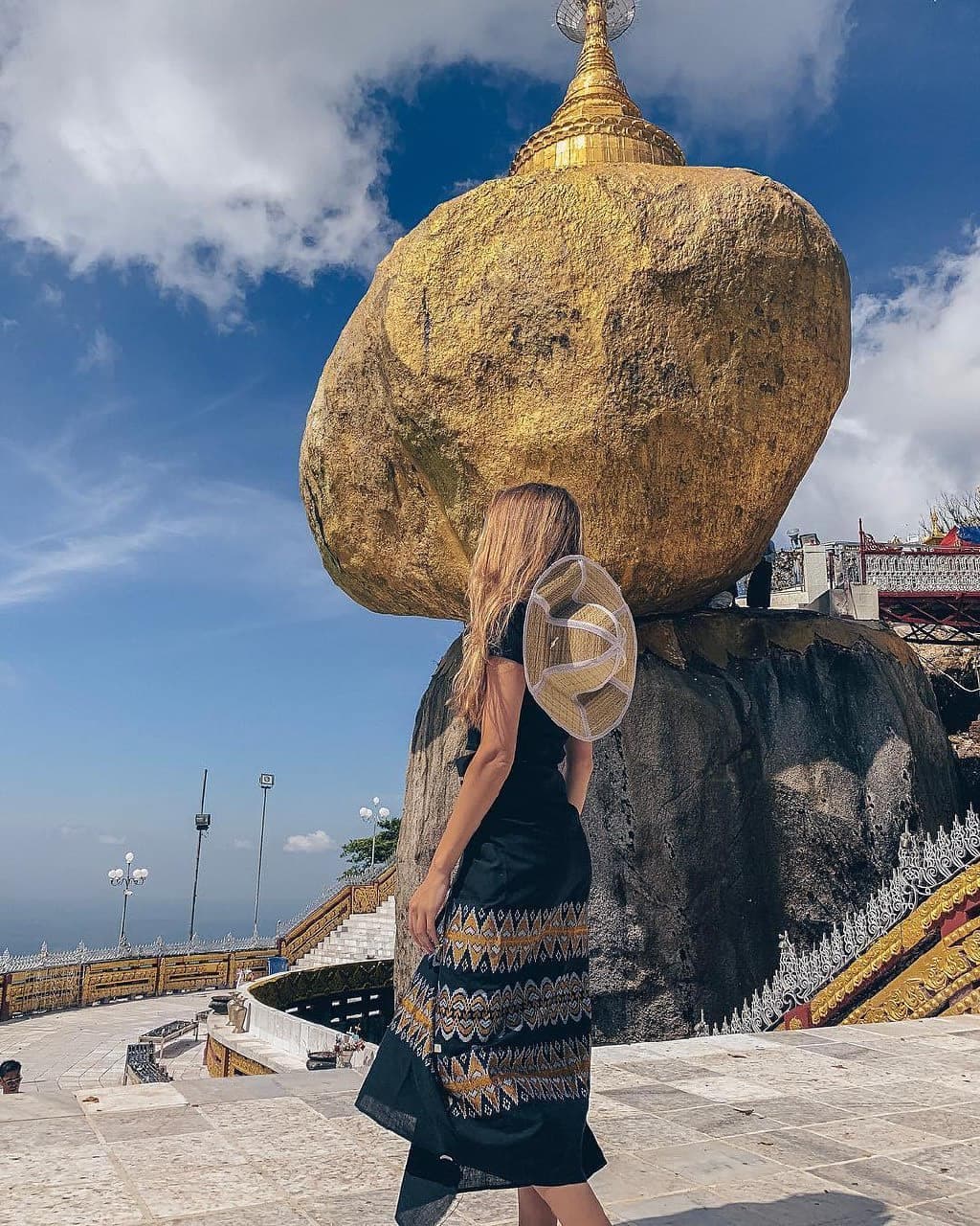 kyaiktiyo pagoda