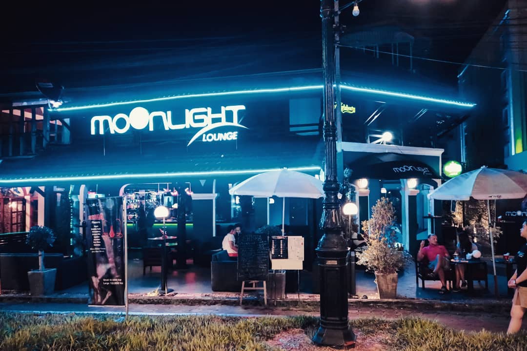 Moonlight lounge