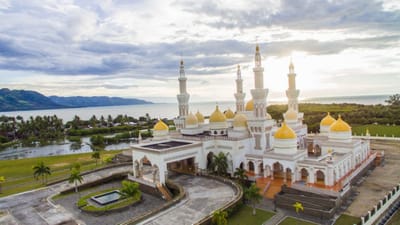 sultan hassanal bolkiah mosque