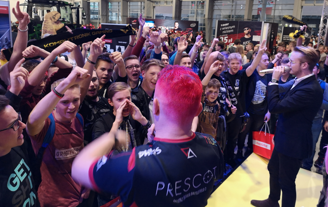 Największe targi gier w Polsce - Poznań Game Arena! Ja gościłem na rozkładówce - każdy dostał to wydanie na targach zaraz przy wejściu a odwiedziło targi ponad 76tys. miłośników gier!