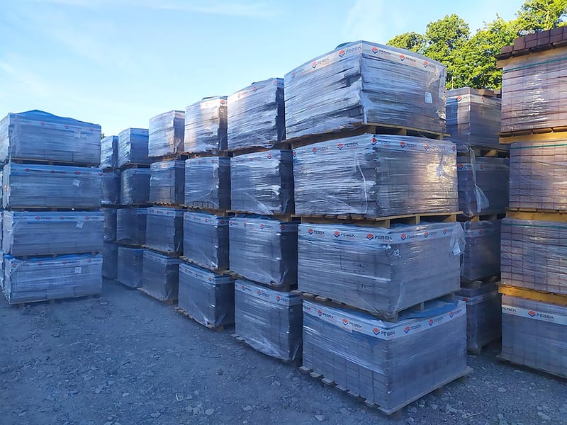 Szeroki wybór kostki na miejscu