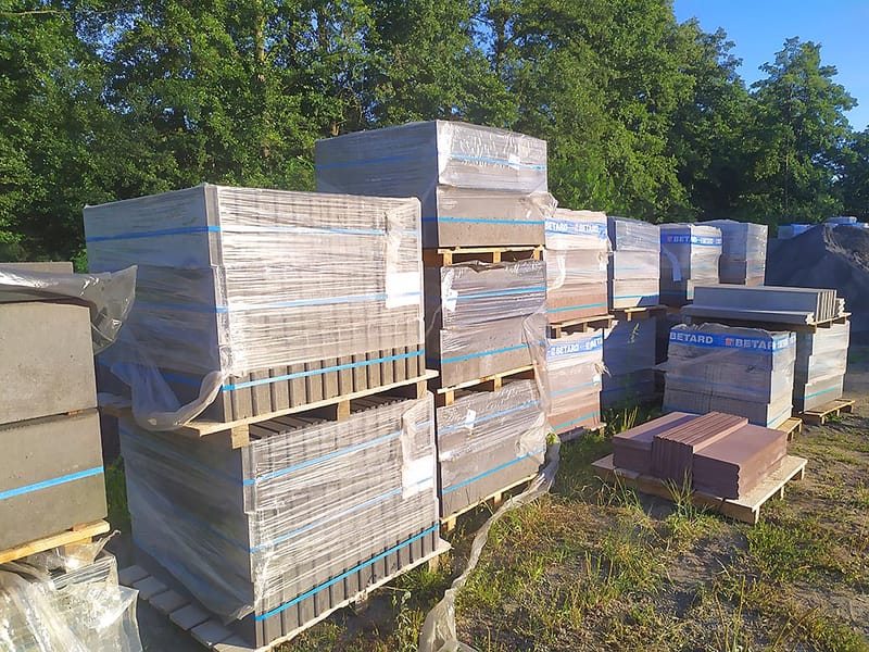 Szeroki wybór kostki na miejscu