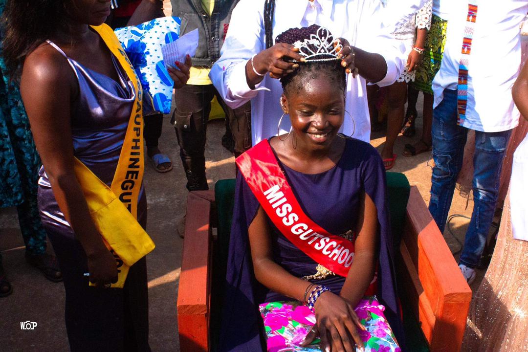 INTRONISATION DE MISS GUTSCHOOL 2023 PAR LA MISS GUTSCHOOL 2022