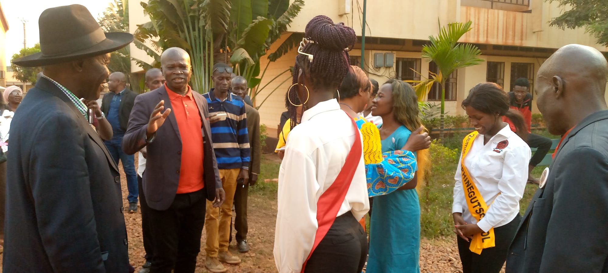 Visite et présentation des locaux par l'Administrateur Général de GUTSCHOOL