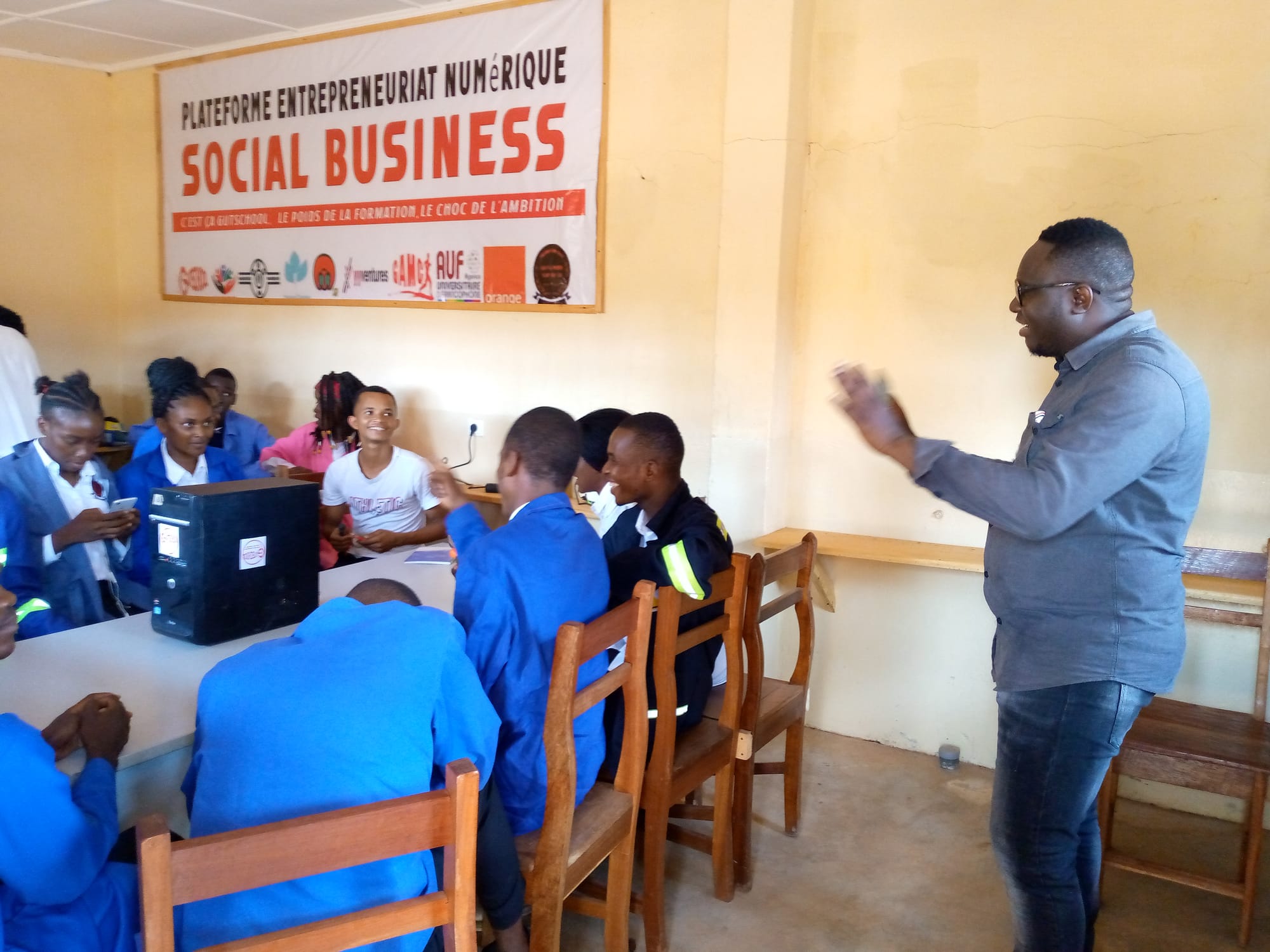 Atelier de formation théorique à la  Maintenance Informatique