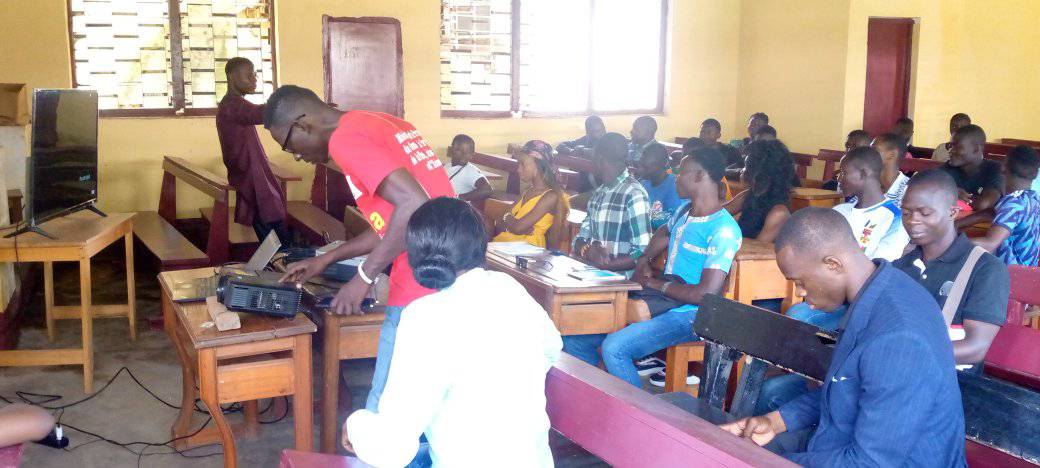 Echange avec les Community Managers sur le thème: Gouvernance_numérique et présentation du #logiciel ACADEMY SYSTEM (#système_automatisé de la #gestion de la scolarité).