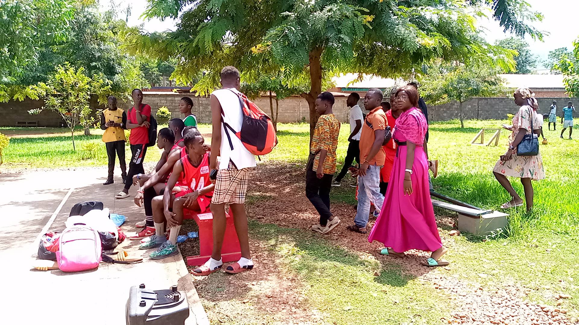 L'administrateur général de #gutschool, Pr Henri Koulayom a fait l'ouverture du #match_amical entre l'université de Bangui Vs l'institut Gutschool (20 Mai 2023)