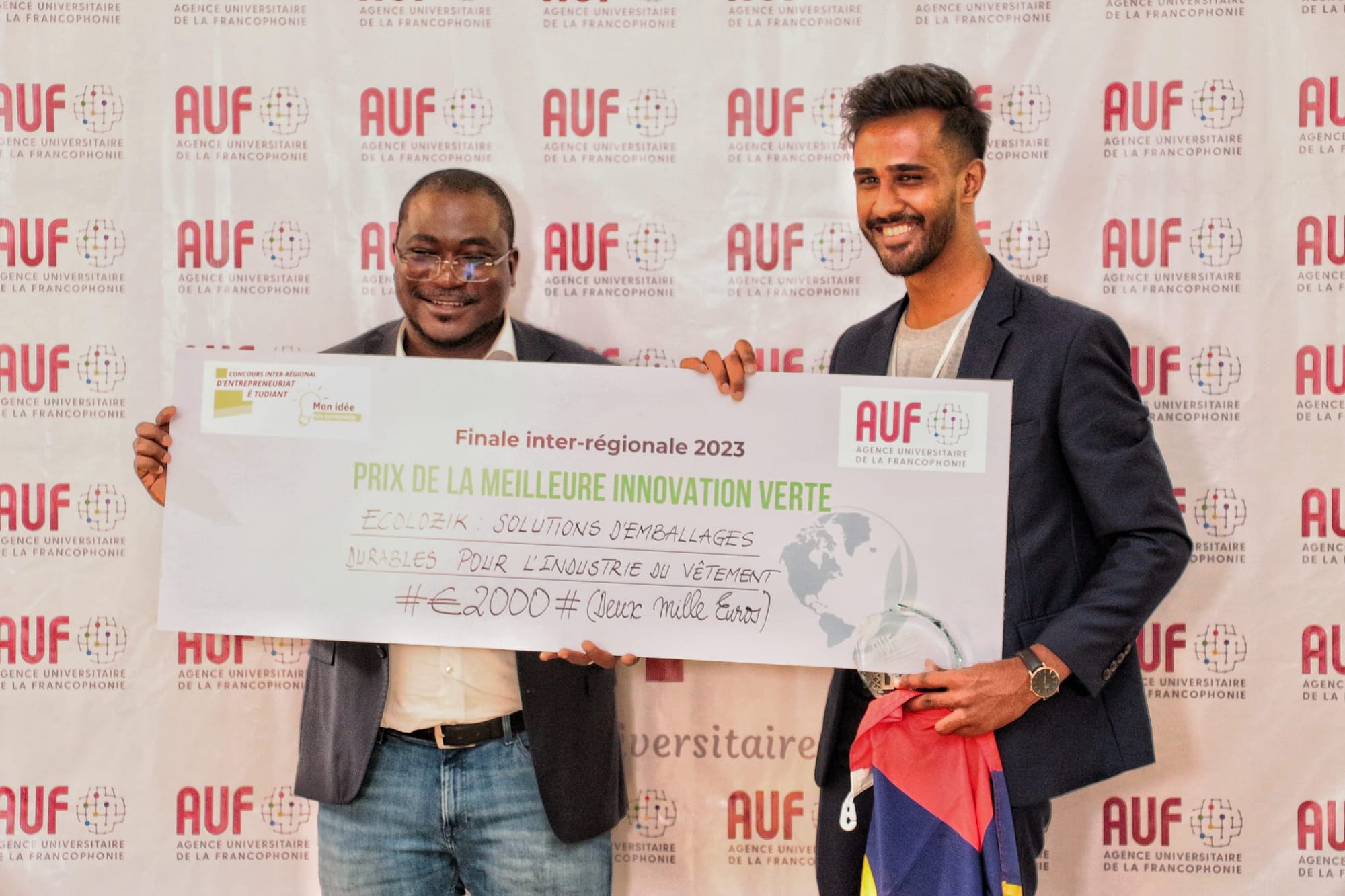 Félicitations à notre Jeune étudiant Centrafricain qui a Remporté le Premier Prix de la deuxième édition du Concours de l' AUF