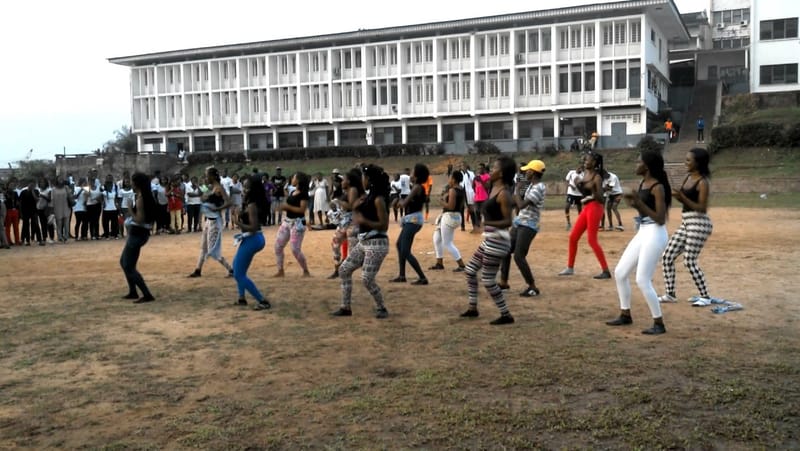 Incroyable prestation du " Club Danse " de Saint Jérôme de Douala à l'occasion du lancement des activités socioculturelles et sportives