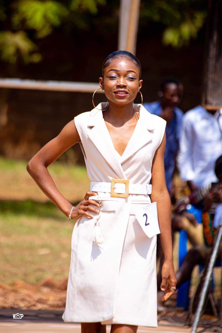 Candidate N° 2 - 1ere PASSE : TENUE DE VILLE