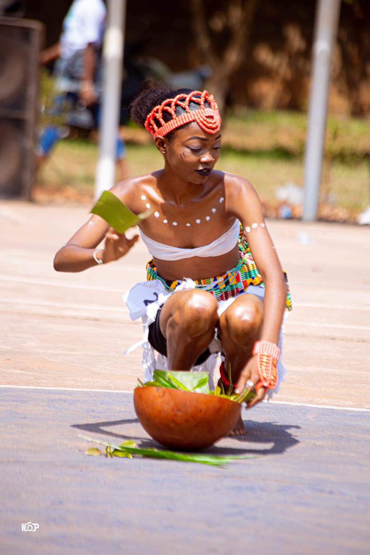 2e PASSE : DANSE TRADITIONNELLE - Mlle BECKONDY TANIA