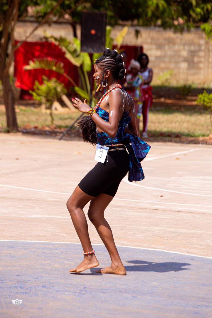 2e PASSE : DANSE TRADITIONNELLE - Mlle  WANZA AVELINE