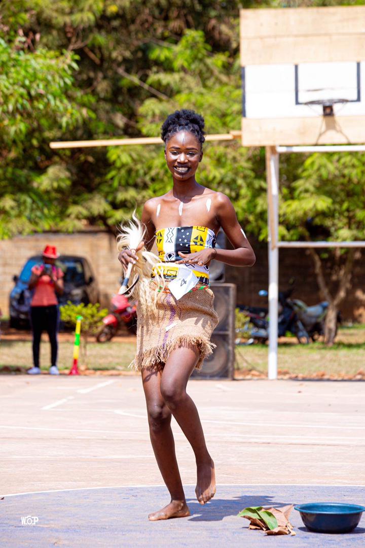 2e PASSE : DANSE TRADITIONNELLE - Mlle GONDIA ANDREA