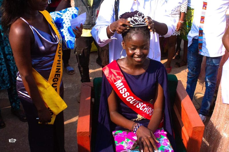 INTRONISATION DE MISS GUTSCHOOL 2023 PAR LA MISS GUTSCHOOL 2022