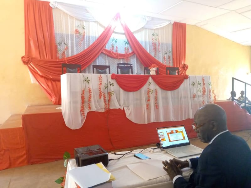 Doctorant Emmanuel POHOWE