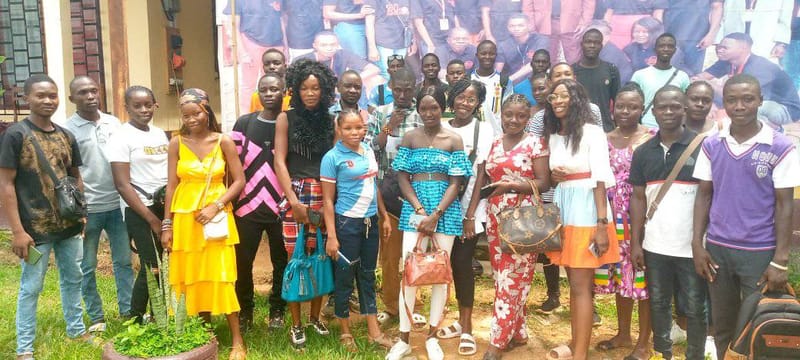 Echange avec les Community Managers sur le thème: Gouvernance_numérique et présentation du #logiciel ACADEMY SYSTEM (#système_automatisé de la #gestion de la scolarité).