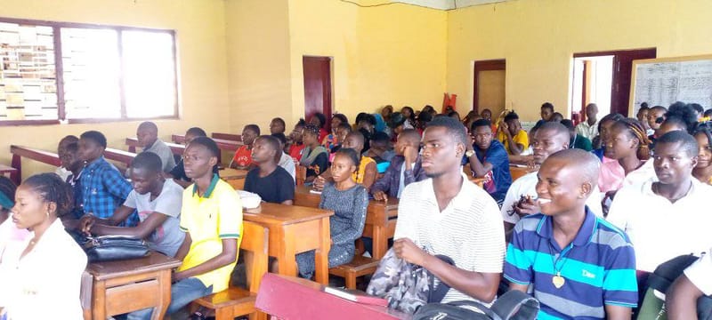 Visite de la MUNISCA pour une Causerie Educative sur cette problématique à l'endroit des étudiants dudit Institut.