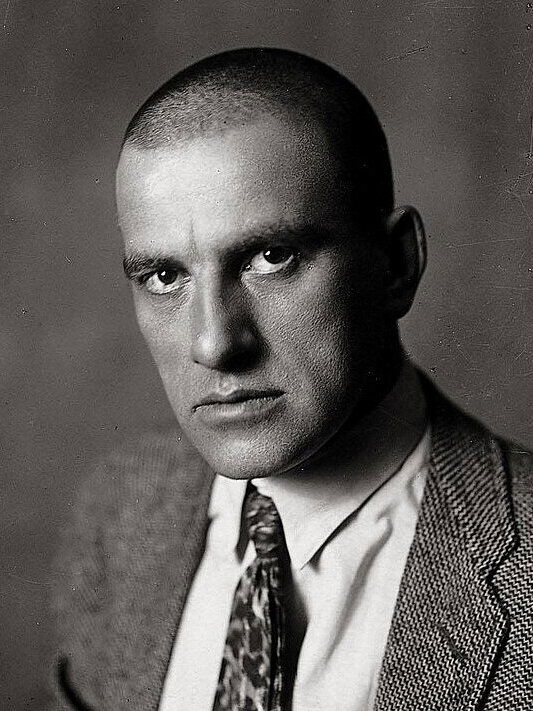 Βλαντιμίρ Μαγιακόφσκι (1893-1930) Vladimir Mayakovsky