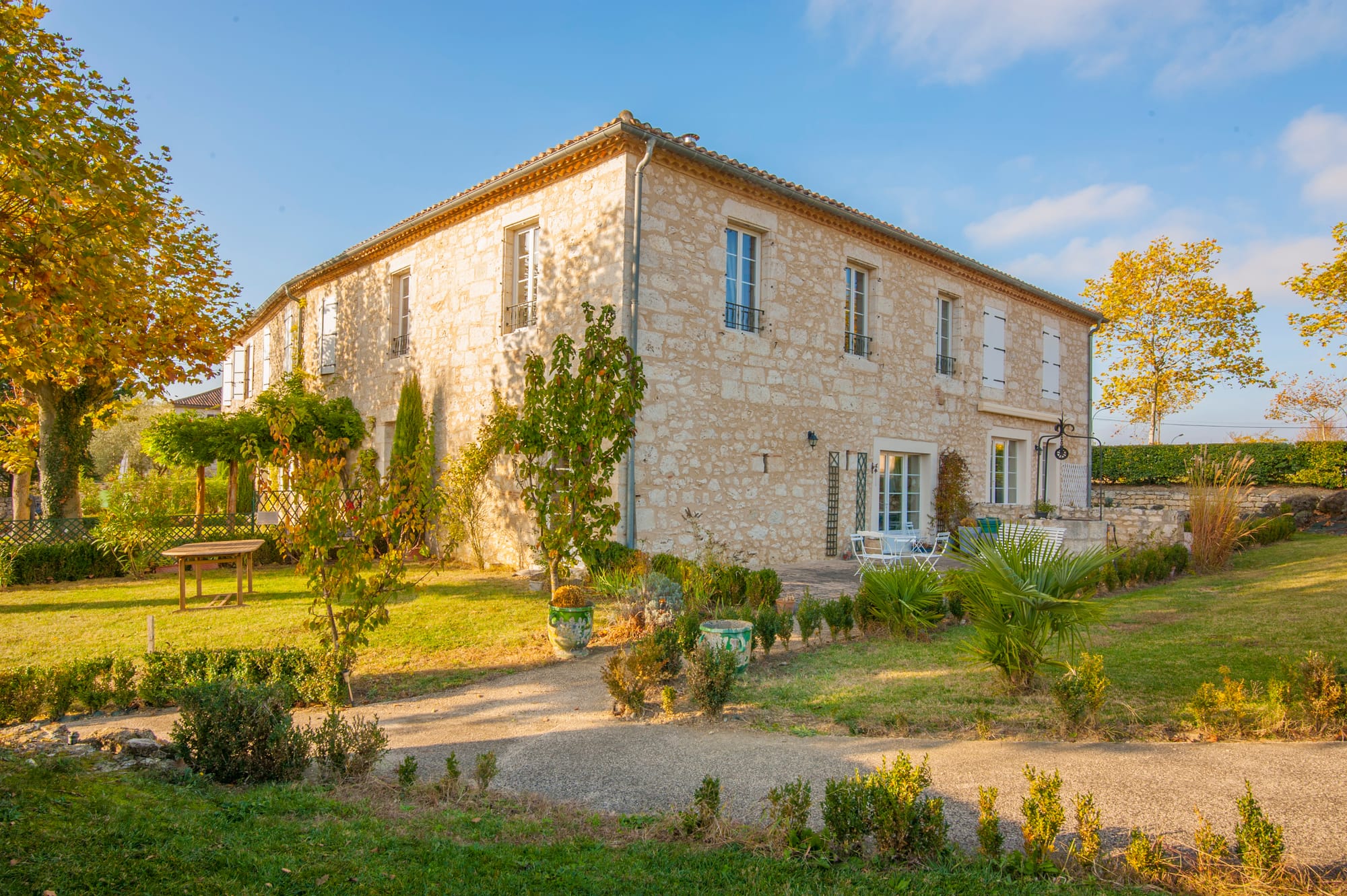 Character terraced house with shared swimming pool