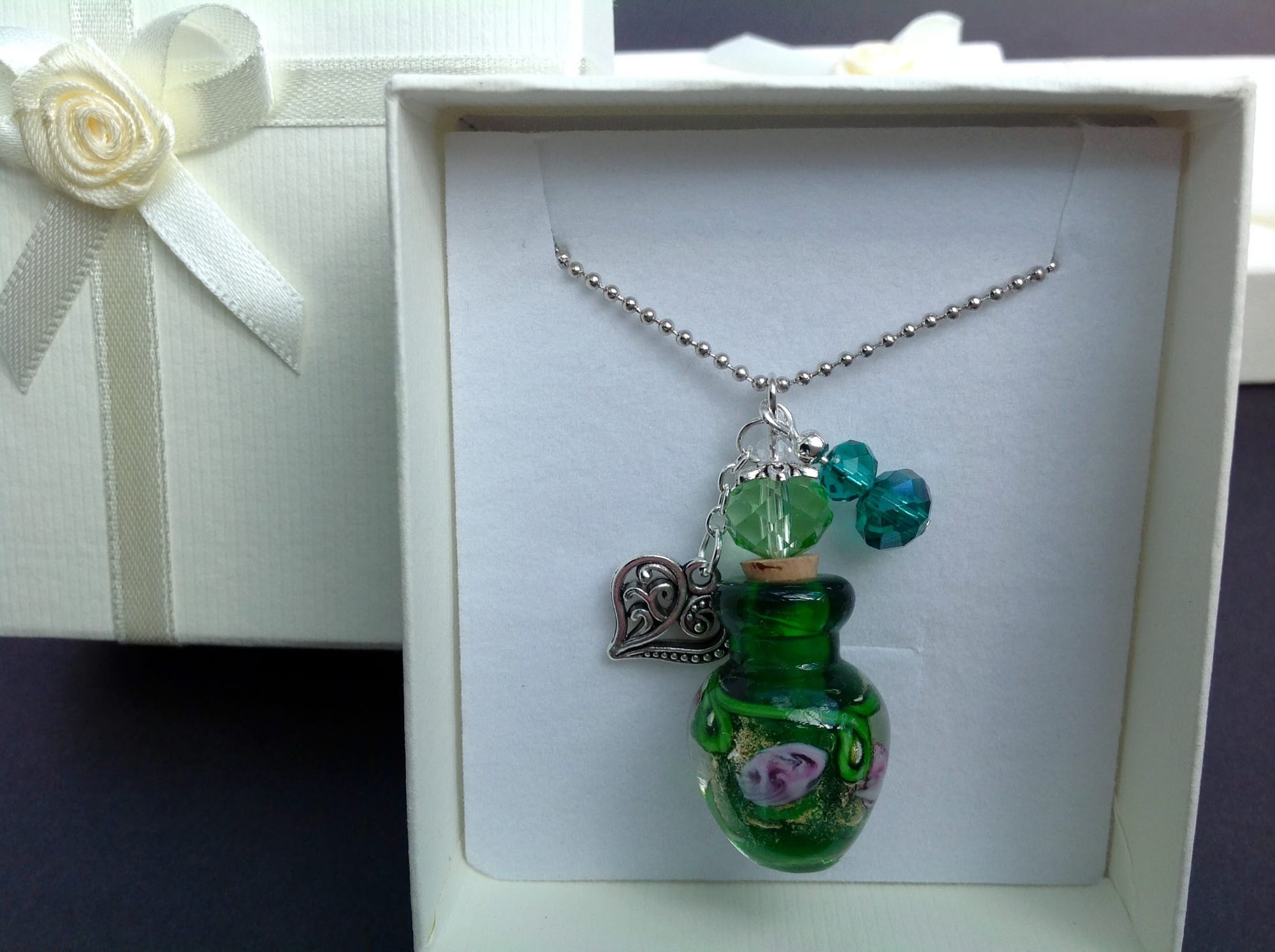 MURANO GLASS BOTTLE NECKLACE IN BOX £7.50