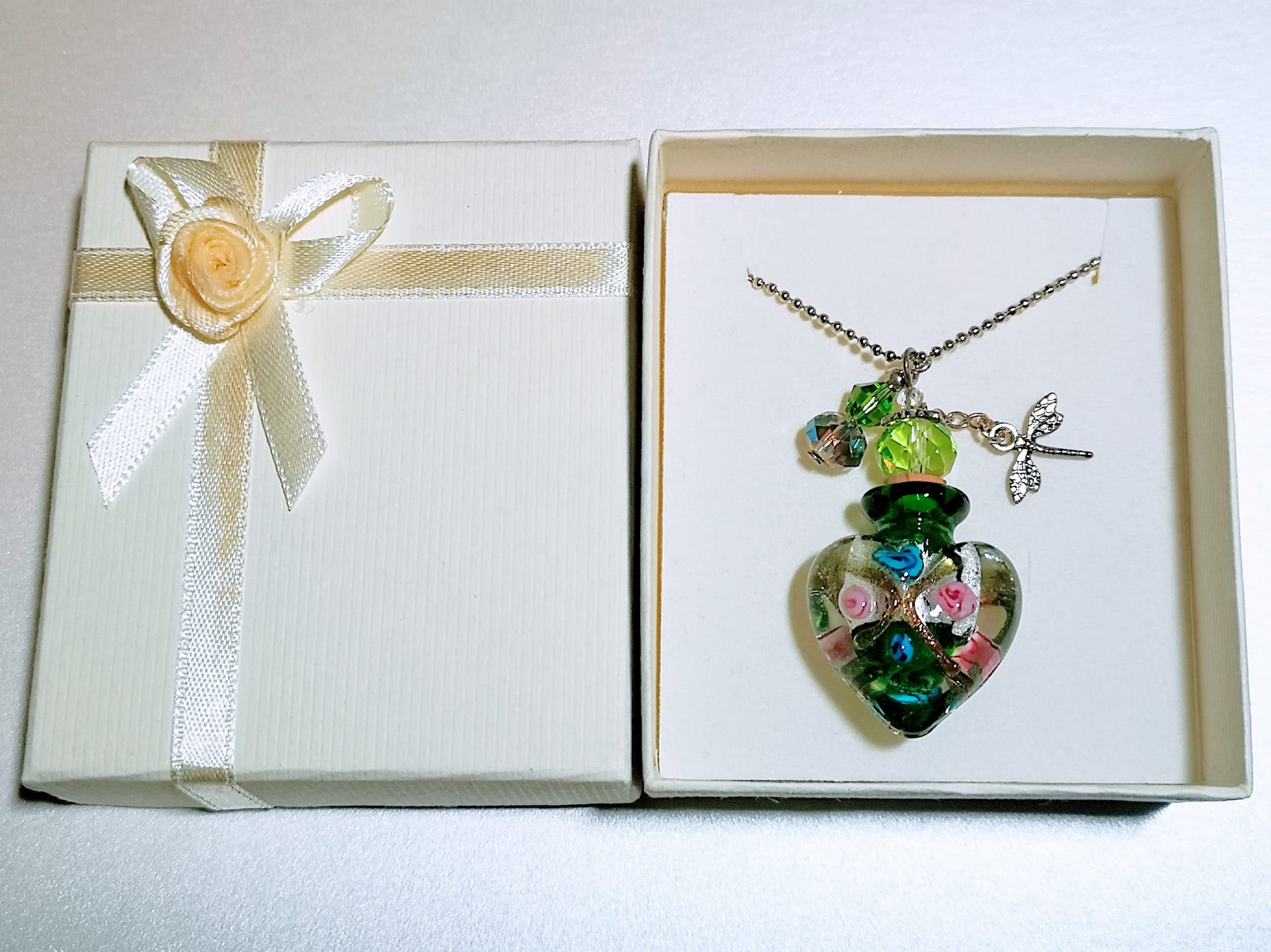 CREAM BOX EXAMPLE NECKLACE #72