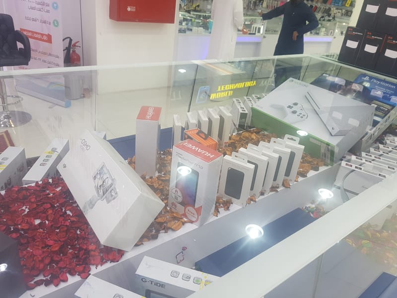 مجمع نوادر الرياض للاتصالات