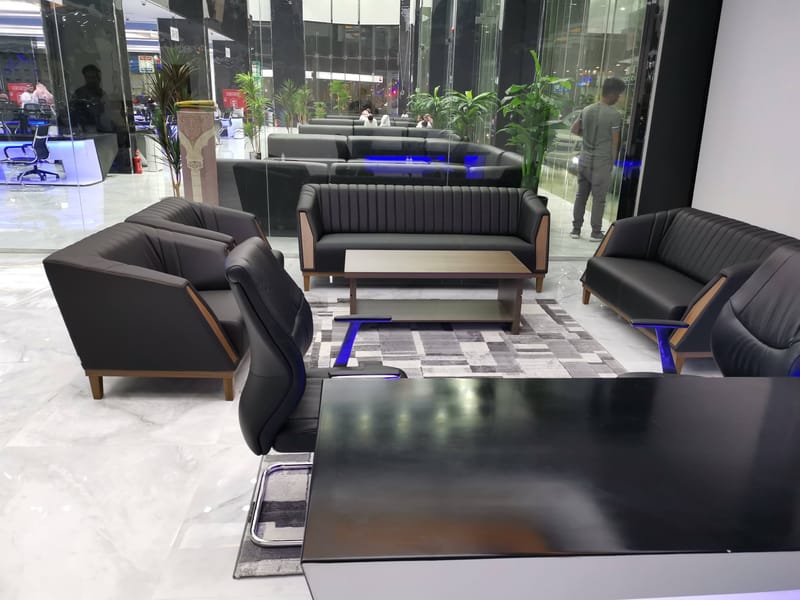 مكاتب الادارة في معرض تساهيل للتجارة