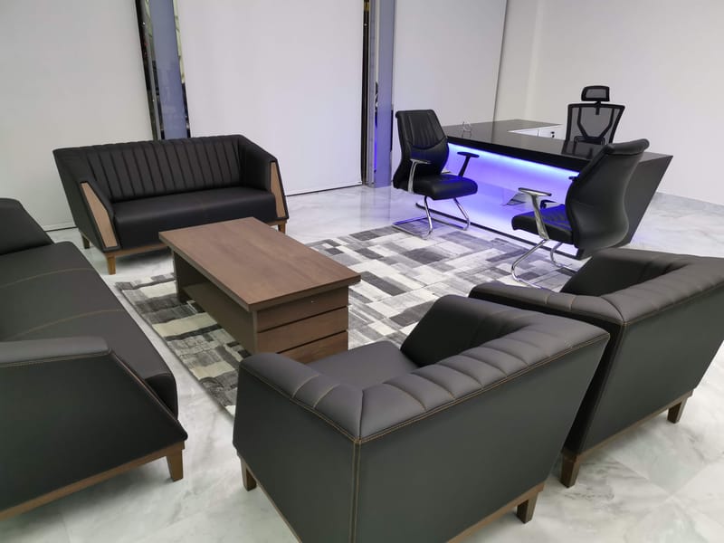 مكاتب الادارة في معرض تساهيل للتجارة