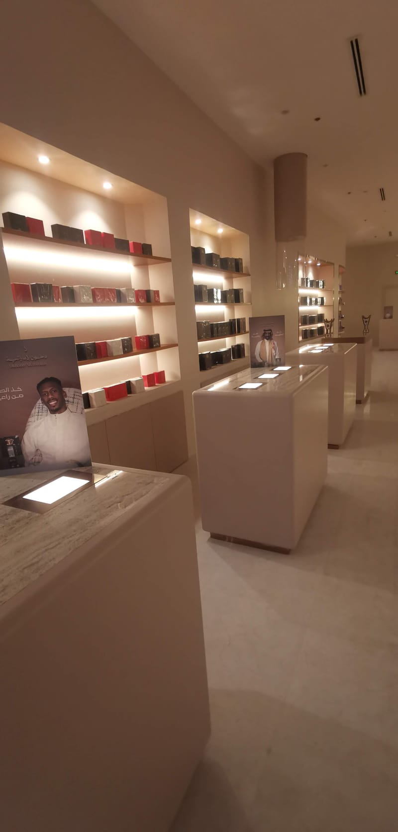 تنفيذ الهوية الجديدة لشركة دخون الاماراتية