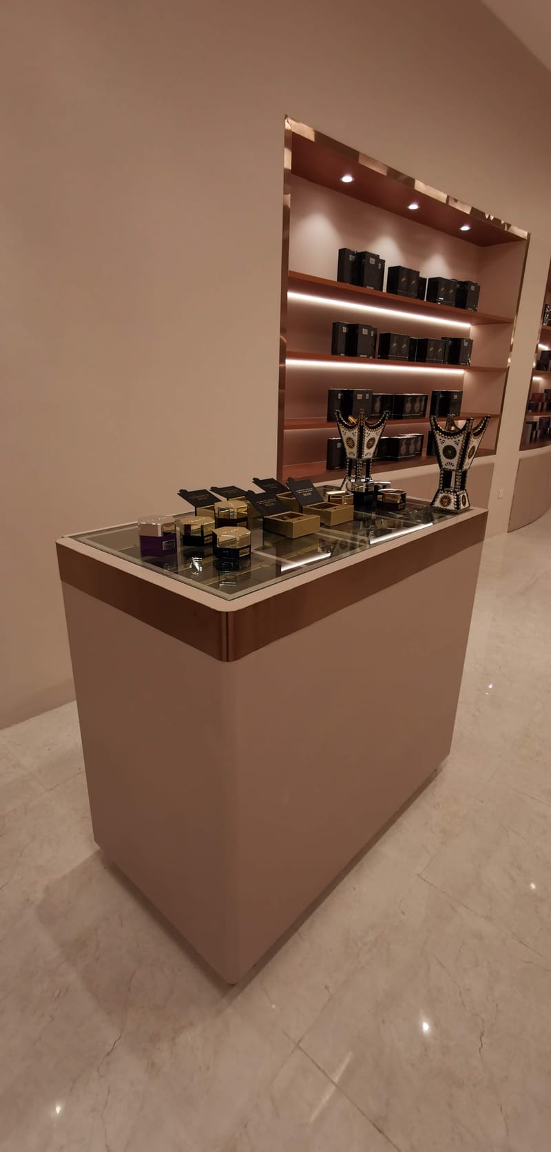 تنفيذ الهوية الجديدة لشركة دخون الاماراتية