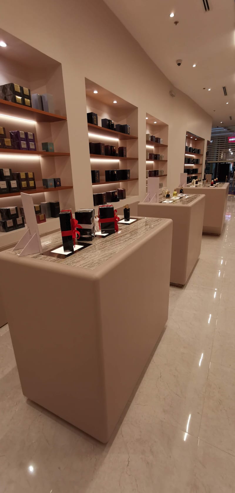 تنفيذ الهوية الجديدة لشركة دخون الاماراتية