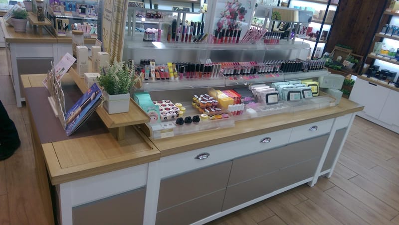 ديكور وستاندات عرض