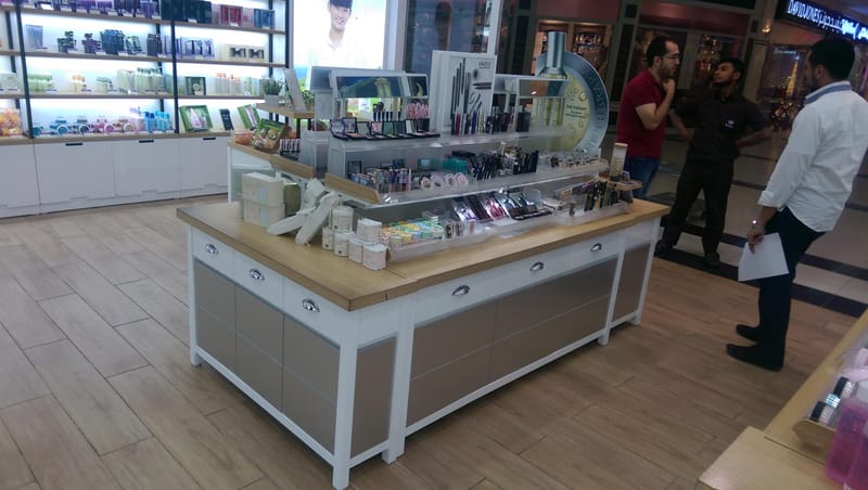 ديكور وستاندات عرض