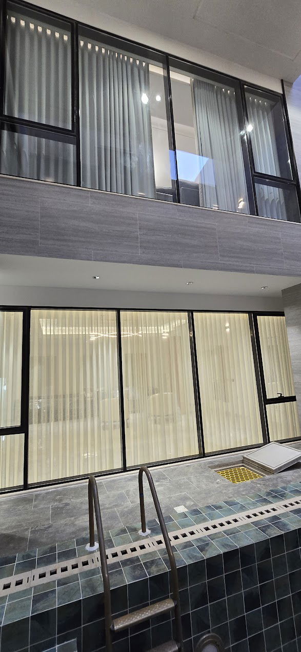 القبو يتألف من مجلس ومسبح وجلسة خارجية