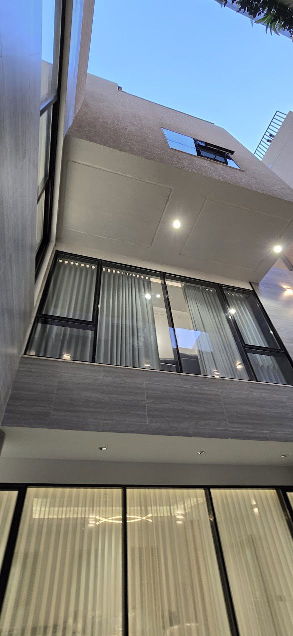 القبو يتألف من مجلس ومسبح وجلسة خارجية